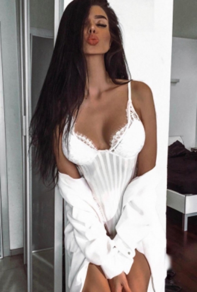 Raven - Chicago Strippers Near Me For Hire